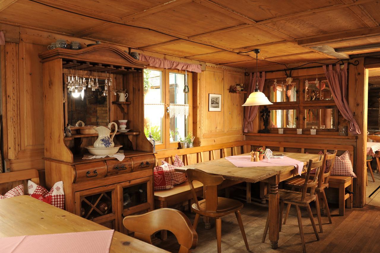 Lustiger Hirsch Akams Exterior foto